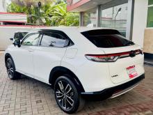 https://riyasewana.com/uploads/honda-vezel-z-2213002824073.jpg