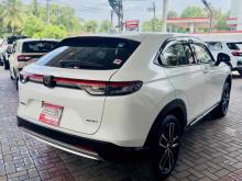 https://riyasewana.com/uploads/honda-vezel-z-2213002824571.jpg
