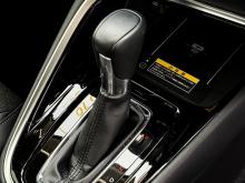 https://riyasewana.com/uploads/honda-vezel-z-2215172817326.jpg