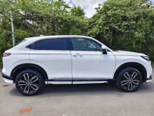 https://riyasewana.com/uploads/honda-vezel-z-221750056385.jpg