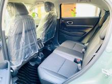 https://riyasewana.com/uploads/honda-vezel-z-2219414924641.jpg