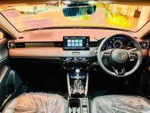 https://riyasewana.com/uploads/honda-vezel-z-2219502424972.jpg