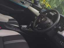 https://riyasewana.com/uploads/honda-vezel-z-2282740344.jpg