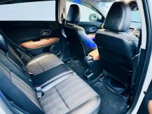 https://riyasewana.com/uploads/honda-vezel-z-229300817296.jpg