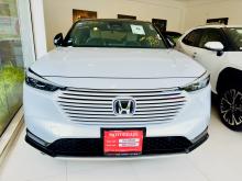 https://riyasewana.com/uploads/honda-vezel-z-2311164317582.jpg
