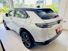 https://riyasewana.com/uploads/honda-vezel-z-2311164717564.jpg