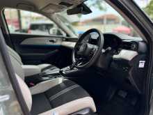 https://riyasewana.com/uploads/honda-vezel-z-23114237872.jpg