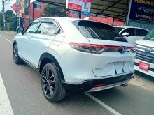 https://riyasewana.com/uploads/honda-vezel-z-2314193124052.jpg