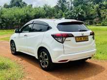 https://riyasewana.com/uploads/honda-vezel-z-2319131222163.jpg