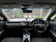 https://riyasewana.com/uploads/honda-vezel-z-2321103824844.jpg