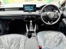 https://riyasewana.com/uploads/honda-vezel-z-2412460110143.jpg