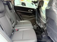https://riyasewana.com/uploads/honda-vezel-z-2412460210075.jpg