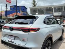https://riyasewana.com/uploads/honda-vezel-z-2412460310176.jpg