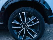 https://riyasewana.com/uploads/honda-vezel-z-2414044517096.jpg