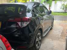 https://riyasewana.com/uploads/honda-vezel-z-24151752942.jpg