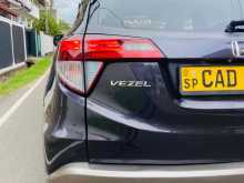 https://riyasewana.com/uploads/honda-vezel-z-2417255322873.jpg