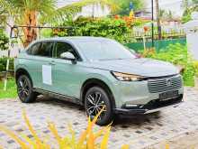 https://riyasewana.com/uploads/honda-vezel-z-2423054122783.jpg