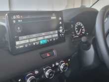 https://riyasewana.com/uploads/honda-vezel-z-25160828123.jpg