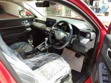 https://riyasewana.com/uploads/honda-vezel-z-251855524612.jpg