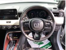 https://riyasewana.com/uploads/honda-vezel-z-2520394217903.jpg
