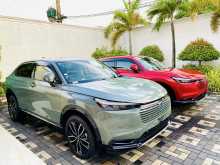 https://riyasewana.com/uploads/honda-vezel-z-2613293222642.jpg