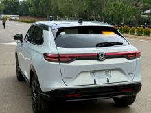 https://riyasewana.com/uploads/honda-vezel-z-2619553510943.jpg