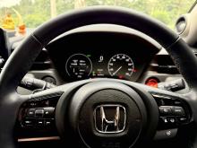 https://riyasewana.com/uploads/honda-vezel-z-269145124162.jpg