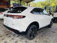 https://riyasewana.com/uploads/honda-vezel-z-2711064422073.jpg