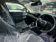 https://riyasewana.com/uploads/honda-vezel-z-2714365817502.jpg