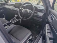 https://riyasewana.com/uploads/honda-vezel-z-2720045724543.jpg