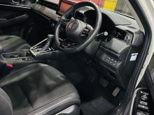 https://riyasewana.com/uploads/honda-vezel-z-2721461517055.jpg