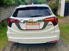 https://riyasewana.com/uploads/honda-vezel-z-278154824173.jpg