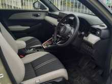 https://riyasewana.com/uploads/honda-vezel-z-2784633895.jpg