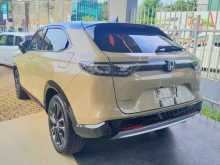 https://riyasewana.com/uploads/honda-vezel-z-2784633993.jpg