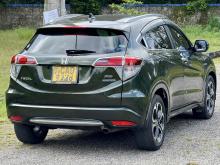 https://riyasewana.com/uploads/honda-vezel-z-2810313624302.jpg