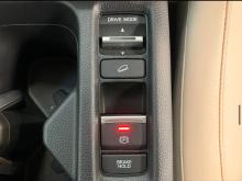 https://riyasewana.com/uploads/honda-vezel-z-2810434217196.jpg