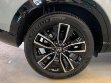 https://riyasewana.com/uploads/honda-vezel-z-2810434217535.jpg