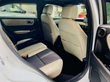 https://riyasewana.com/uploads/honda-vezel-z-281415586335.jpg