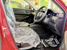 https://riyasewana.com/uploads/honda-vezel-z-288302225002.jpg