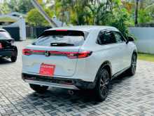 https://riyasewana.com/uploads/honda-vezel-z-2891524144.jpg