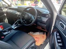 https://riyasewana.com/uploads/honda-vezel-z-2910421624213.jpg
