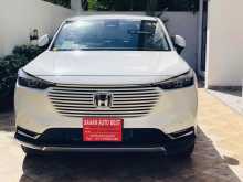 https://riyasewana.com/uploads/honda-vezel-z-2917413422391.jpg