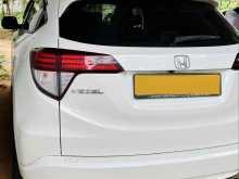 https://riyasewana.com/uploads/honda-vezel-z-2917451422103.jpg