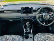 https://riyasewana.com/uploads/honda-vezel-z-30100350675.jpg