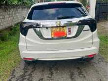 https://riyasewana.com/uploads/honda-vezel-z-3011234922972.jpg