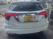 https://riyasewana.com/uploads/honda-vezel-z-3011253324852.jpg