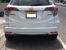 https://riyasewana.com/uploads/honda-vezel-z-30143123753.jpg