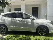 https://riyasewana.com/uploads/honda-vezel-z-3014312382.jpg