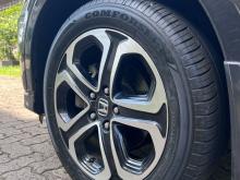 https://riyasewana.com/uploads/honda-vezel-z-3016175517416.jpg
