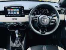https://riyasewana.com/uploads/honda-vezel-z-311384822523.jpg